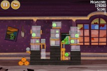 Angry Birds Seasons Haunted Hogs Level 2-1 Walkthrough