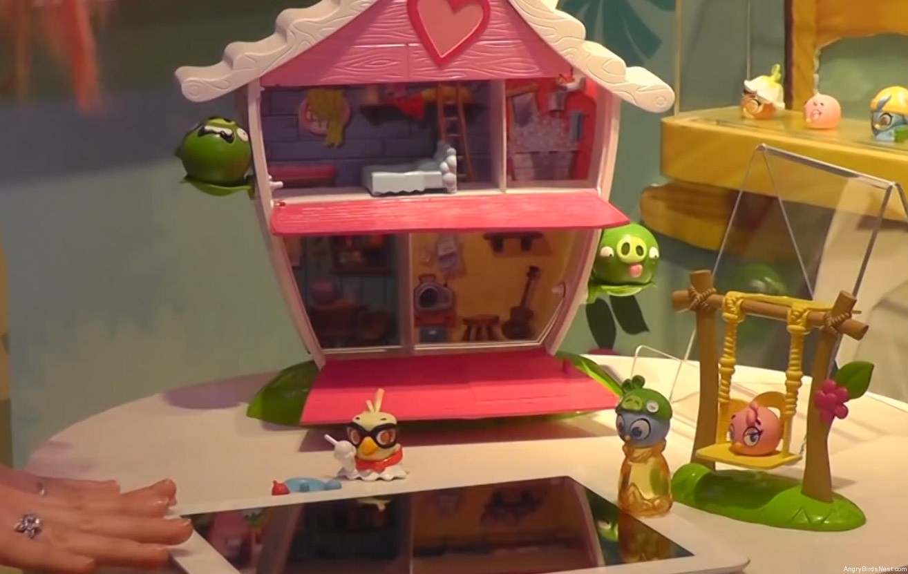 Angry Birds Stella Toys Playhouse and Swingset